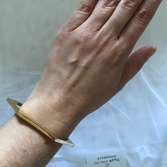 Half United cuff bracelet - Picture 3 of 5